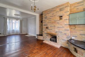 Lounge/Diner- click for photo gallery